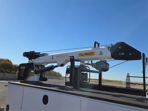 New 2025 Ford F350 XL image 4