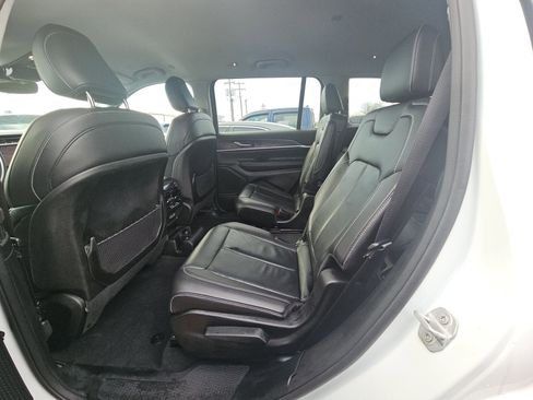 Used 2023 Jeep Grand Cherokee L Limited w/ Black Appearance Package image 4