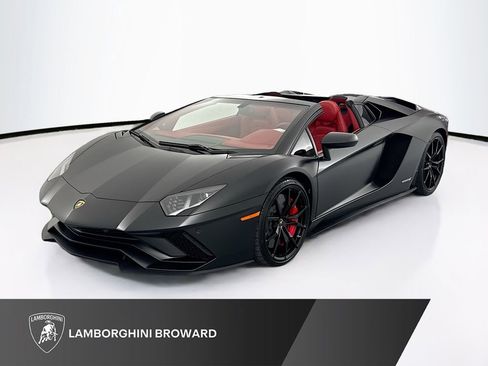 Used 2018 Lamborghini Aventador S AWD/4WD image 1