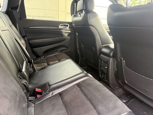 Used 2018 Jeep Grand Cherokee Altitude AWD/4WD image 17