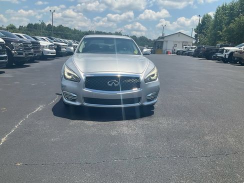 Used 2016 INFINITI Q70 L 3.7 w/ Deluxe Touring Package RWD image 2