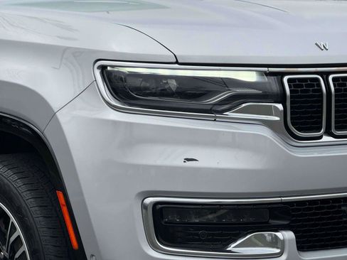 Used 2024 Jeep Wagoneer Series II w/ Flexible Seating Group image 6