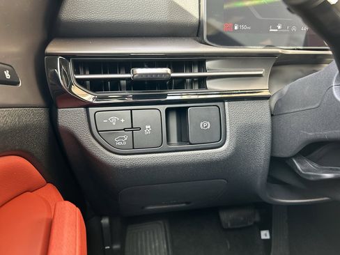 New 2026 Kia Sportage SX image 28