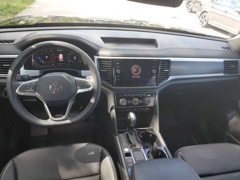 Certified 2023 Volkswagen Atlas SE FWD image 17