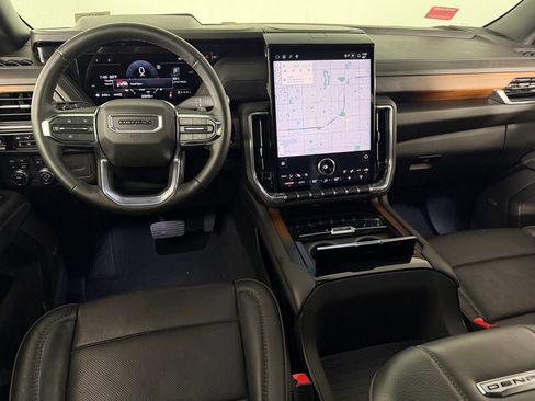 Used 2025 GMC Yukon Denali image 13