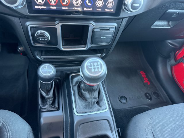 Used 2021 Jeep Wrangler Unlimited Sport AWD/4WD image 18