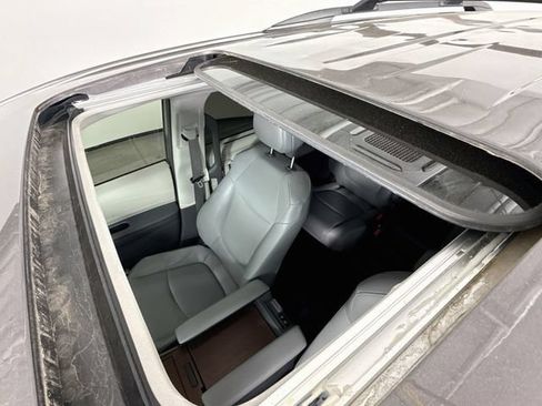 Certified 2022 Toyota Sienna XLE FWD image 23
