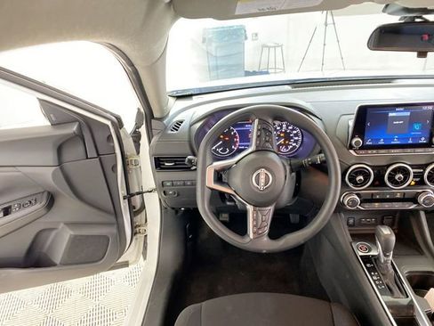 Used 2024 Nissan Sentra SV FWD image 33