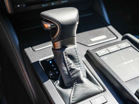 Used 2022 Lexus ES 300h w/ Premium Package FWD image 19