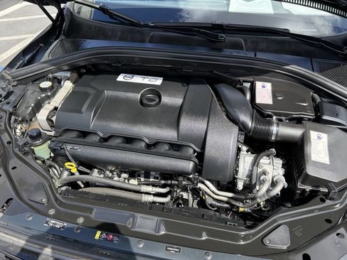 Used 2015 Volvo XC60 T6 R-Design Platinum image 20
