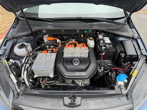 Used 2015 Volkswagen e-Golf SEL Premium image 47