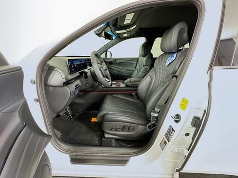 New 2026 Genesis GV80 3.5T e-SC image 16