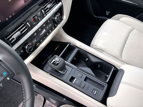 New 2026 Nissan Pathfinder SL FWD image 7