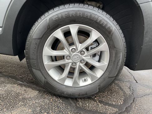 Used 2019 Hyundai Santa Fe SE image 10