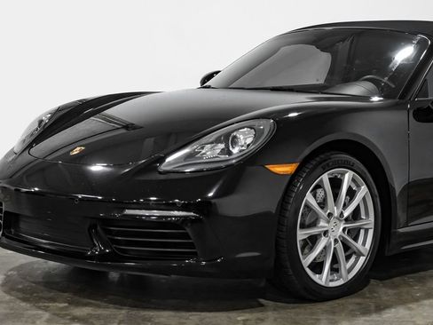 Used 2017 Porsche 718 Boxster RWD image 6