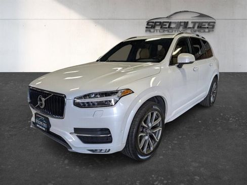 Used 2017 Volvo XC90 T6 Momentum w/ Vision Package image 5