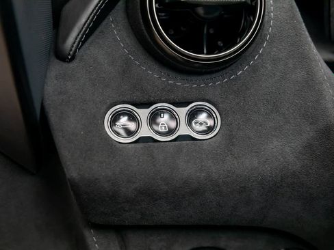 Used 2023 McLaren 720S Spider image 27