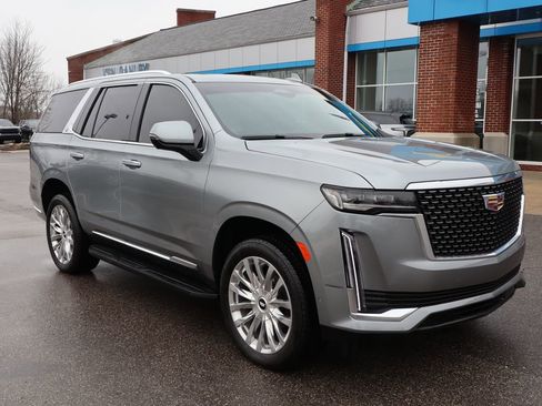 Used 2024 Cadillac Escalade Premium Luxury image 4