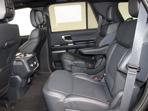 New 2026 Ford Expedition Platinum image 23