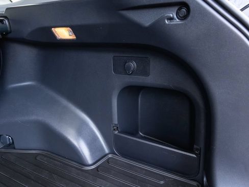 Certified 2021 Toyota RAV4 XLE FWD image 9