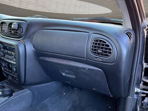 Used 2008 Chevrolet TrailBlazer LT w/ Sun And Sound Package RWD image 13