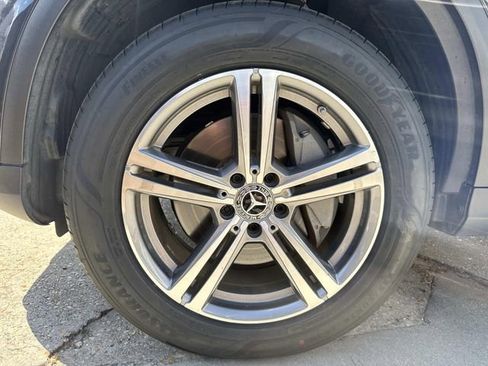 Used 2022 Mercedes-Benz GLC 300 image 3