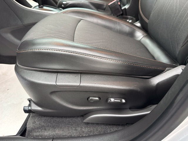 Used 2019 Chevrolet Trax LT w/ LT Convenience Package AWD/4WD image 11