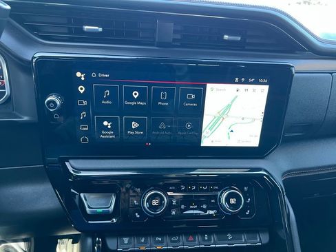 Used 2024 GMC Sierra 2500 AT4 w/ Technology Package image 39