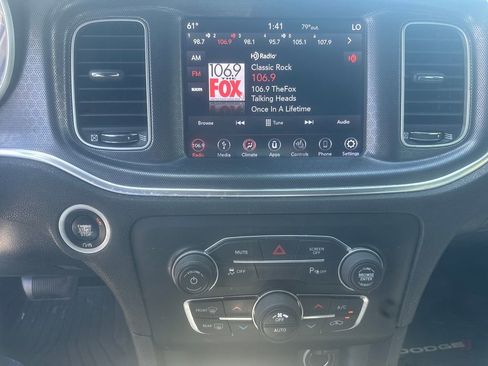 Used 2018 Dodge Charger SXT Plus RWD image 13
