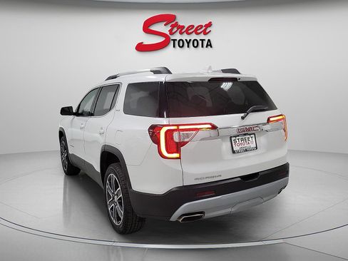 Used 2021 GMC Acadia SLT w/ Technology Package image 2