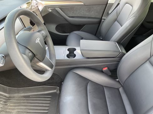 Used 2025 Tesla Model Y Long Range image 20