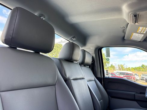 New 2026 Ford F250 XL w/ XL Chrome Package image 15