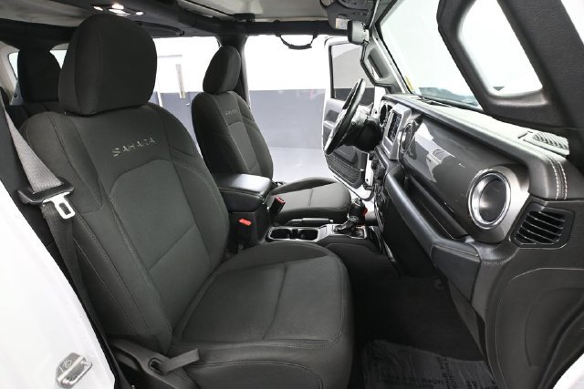 Used 2019 Jeep Wrangler Unlimited Sahara AWD/4WD image 37