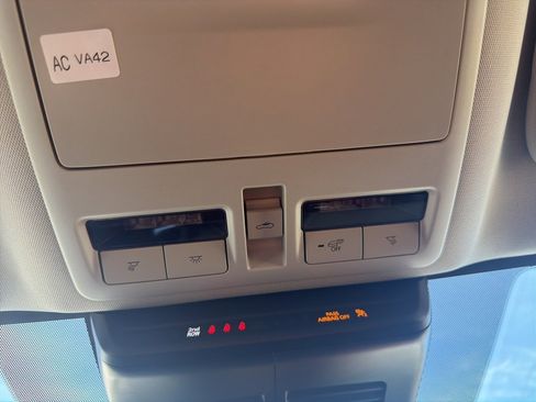 Used 2025 MAZDA CX-50 AWD 2.5 S w/ Premium Package image 18