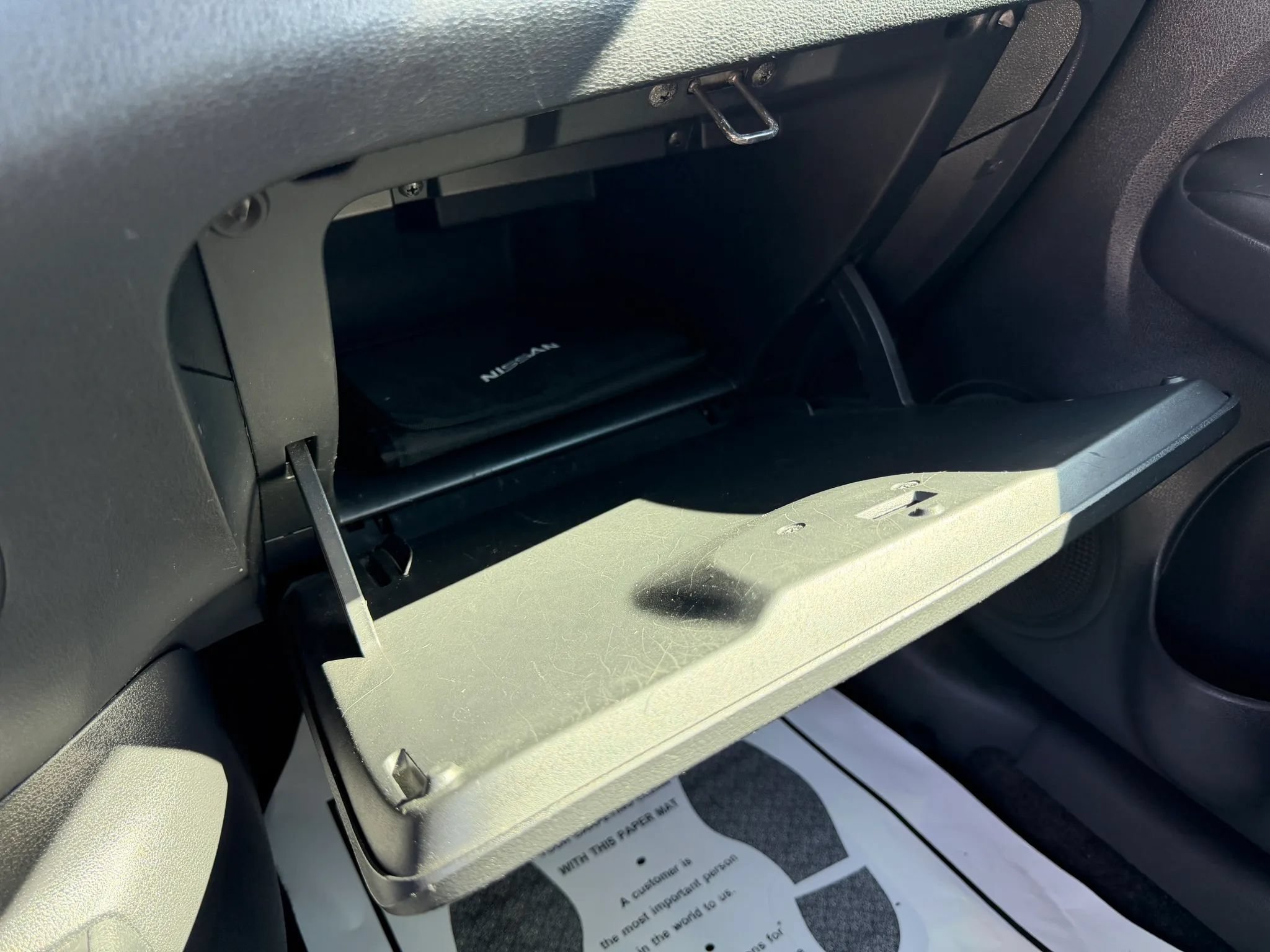 Used 2015 Nissan Versa SV FWD image 25