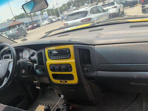 Used 2005 Dodge Ram 1500 Truck SLT w/ Rumblebee Group AWD/4WD image 10