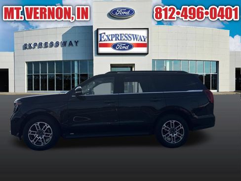 Used 2025 Ford Expedition Active AWD/4WD image 6