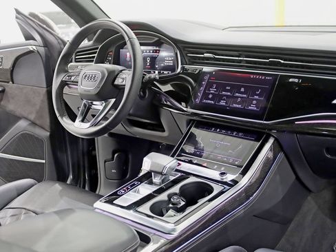 Used 2022 Audi SQ8 Prestige AWD/4WD image 34