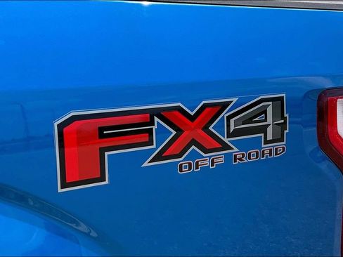 Used 2019 Ford F150 XLT w/ Equipment Group 302A Luxury AWD/4WD image 29
