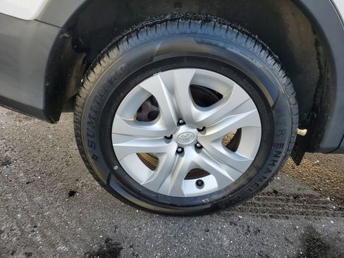 Used 2015 Toyota RAV4 LE image 8