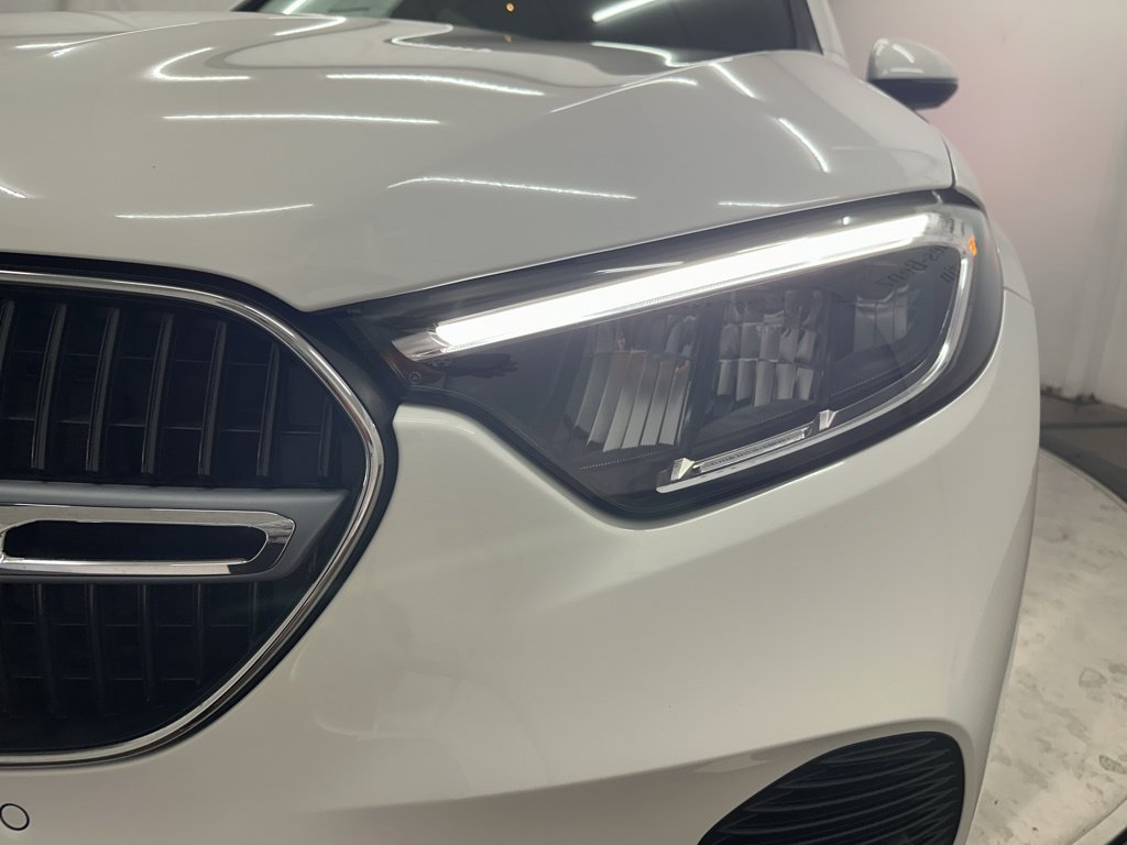 Used 2026 Mercedes-Benz GLC 300 image 27