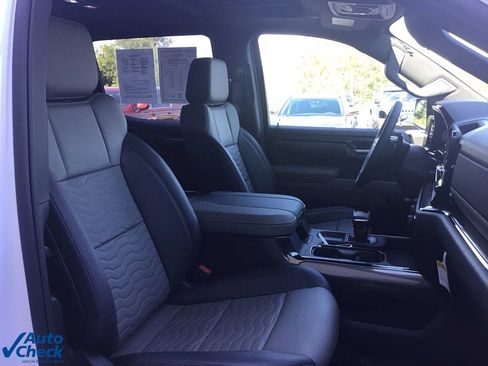 Used 2025 Chevrolet Silverado 1500 ZR2 w/ Technology Package image 30