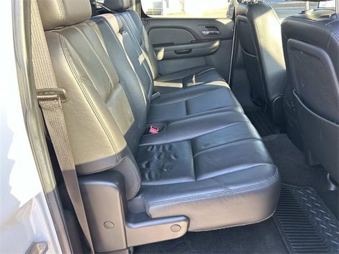 Used 2009 GMC Sierra 3500 SLT w/ SLT Convenience Package image 24
