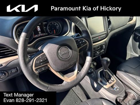 Used 2016 Jeep Cherokee Limited AWD/4WD image 21