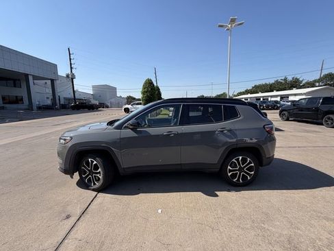 Used 2023 Jeep Compass Limited AWD/4WD image 8
