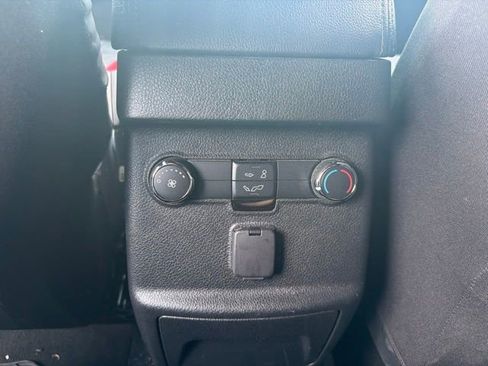 Used 2019 Ford Explorer XLT w/ Equipment Group 202A FWD image 13