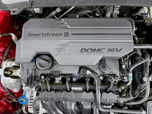 Used 2025 Kia K4 LXS image 32