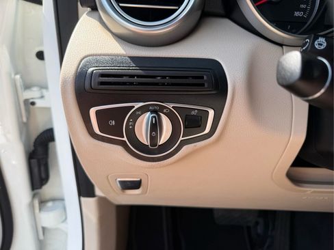 Used 2018 Mercedes-Benz GLC 300 4MATIC image 22