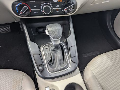 Used 2023 Kia Soul LX w/ LX Technology Package FWD image 20
