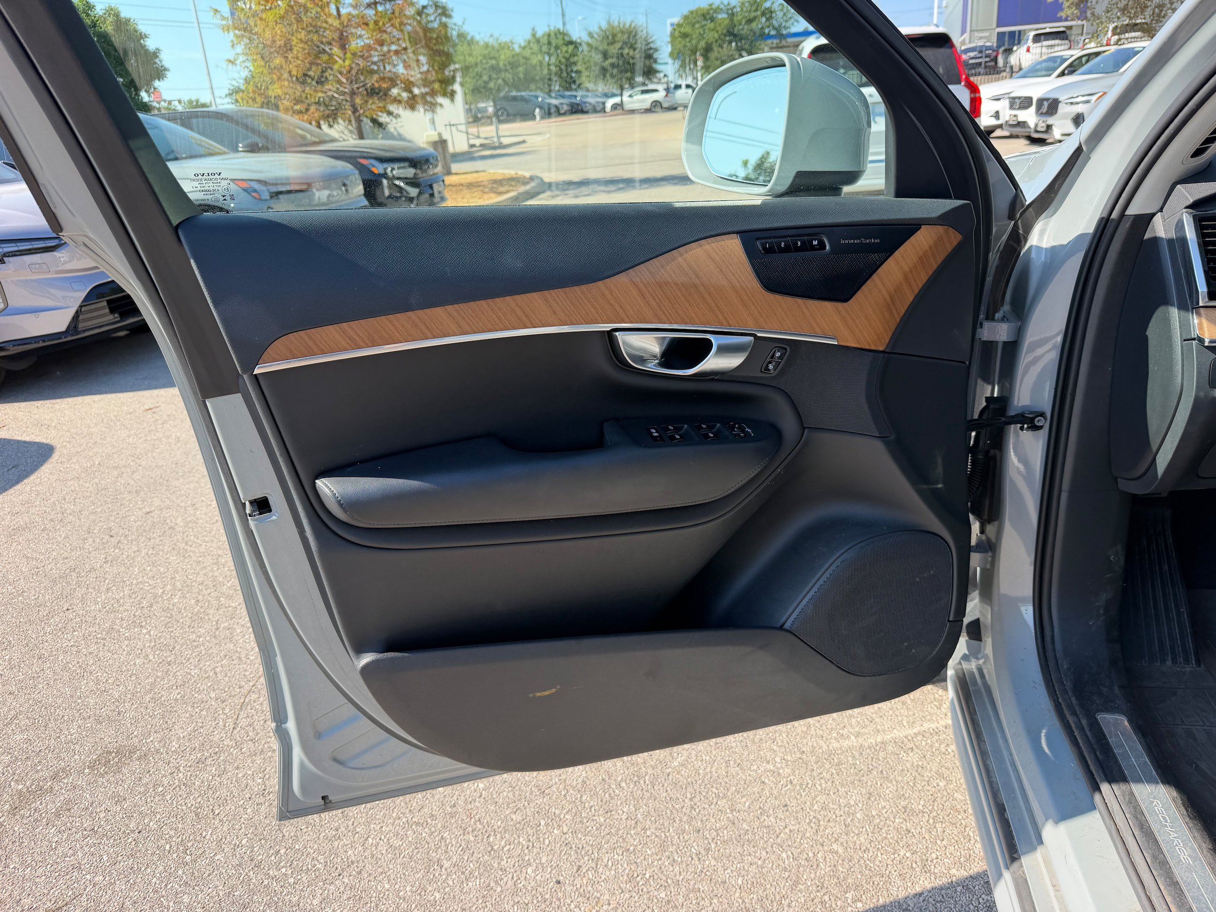 Certified 2024 Volvo XC90 T8 Plus w/ Protection Package Premier AWD/4WD image 24